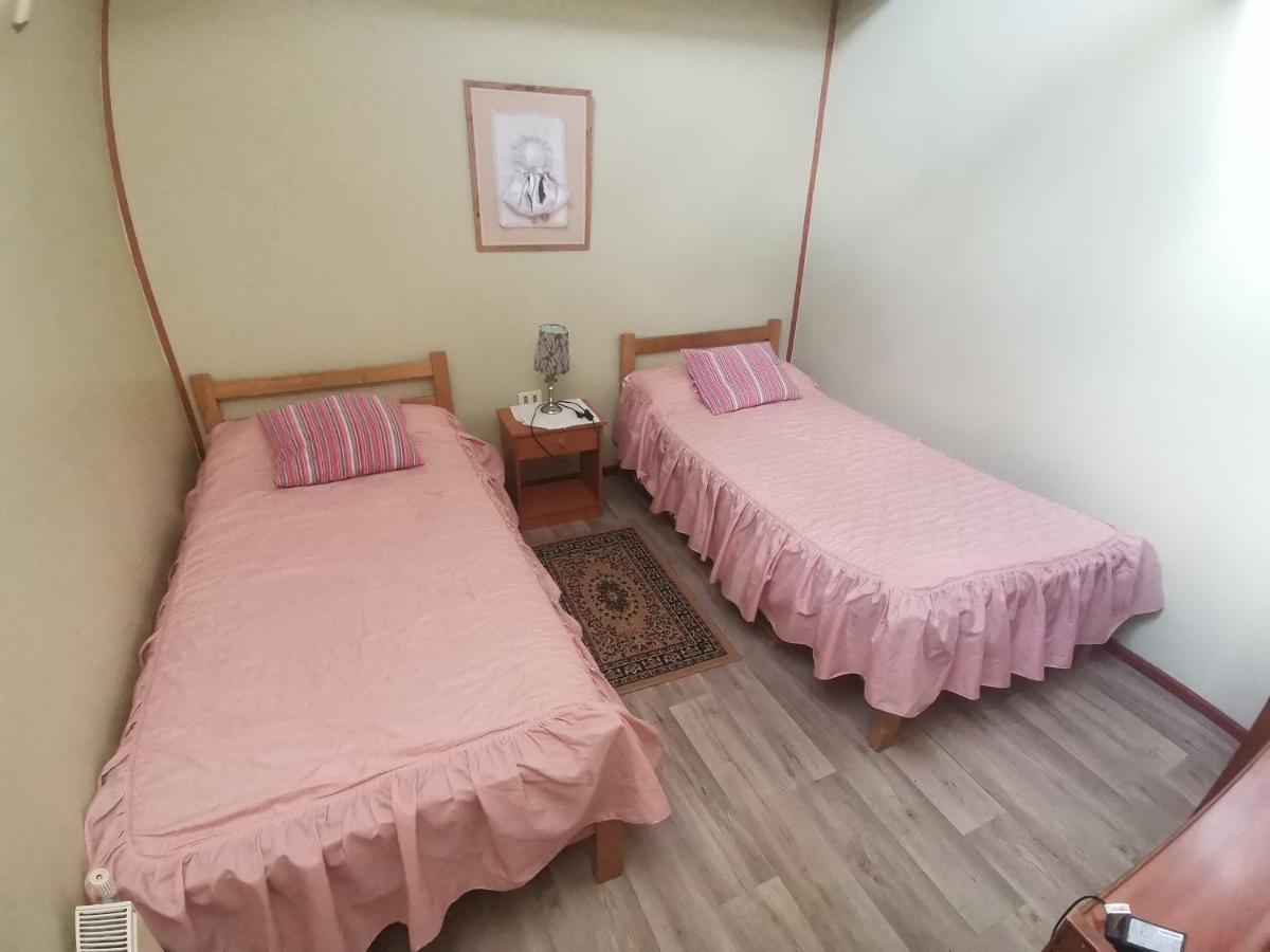 Hostal Bernardita Пуерто-Наталес Екстер'єр фото
