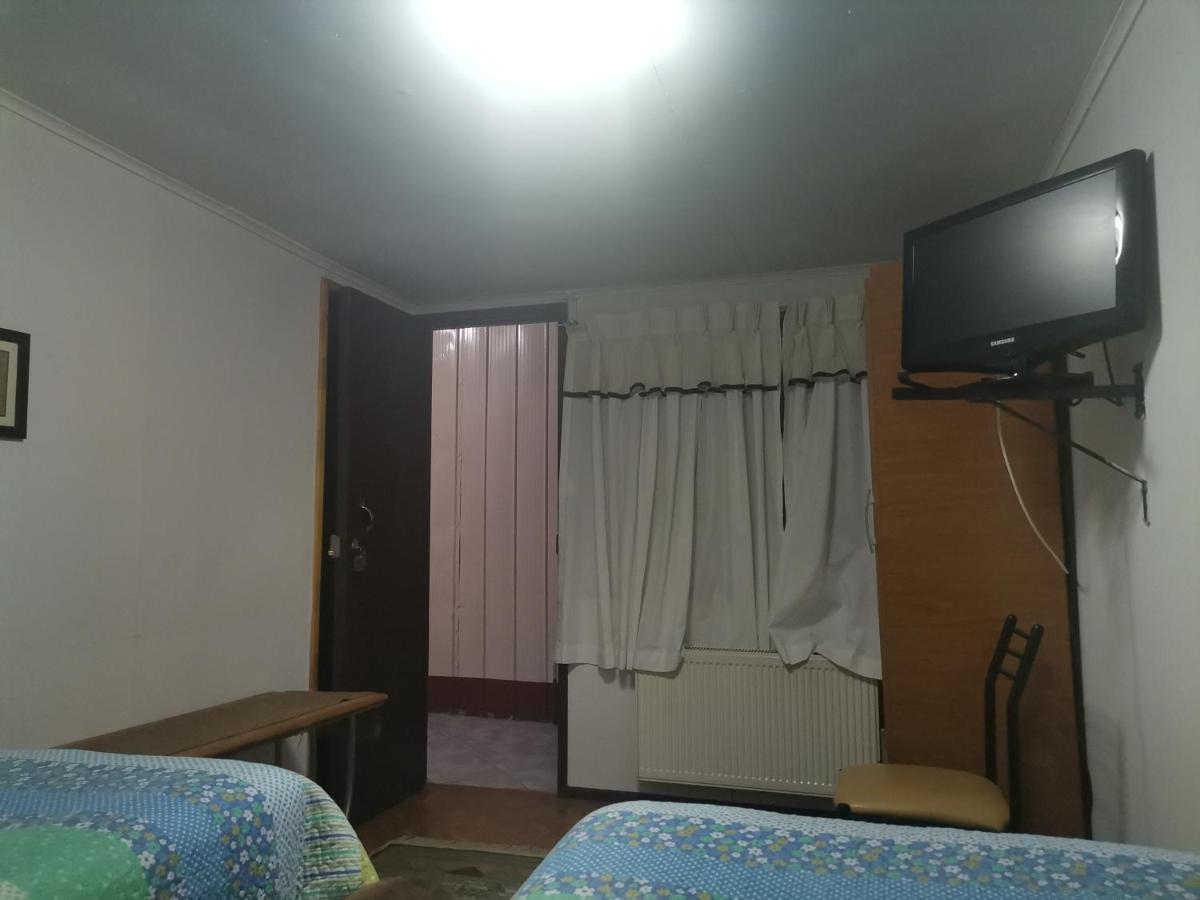 Hostal Bernardita Пуерто-Наталес Екстер'єр фото