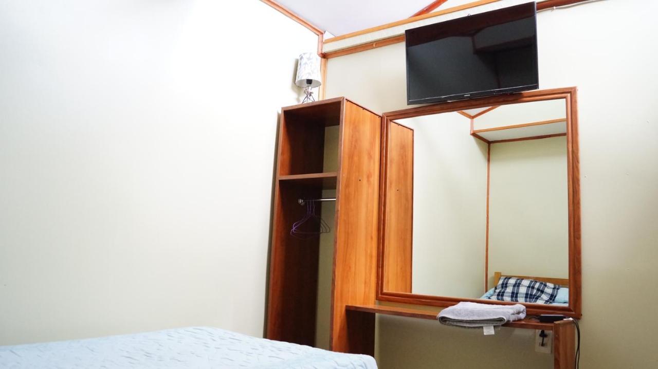Hostal Bernardita Пуерто-Наталес Екстер'єр фото