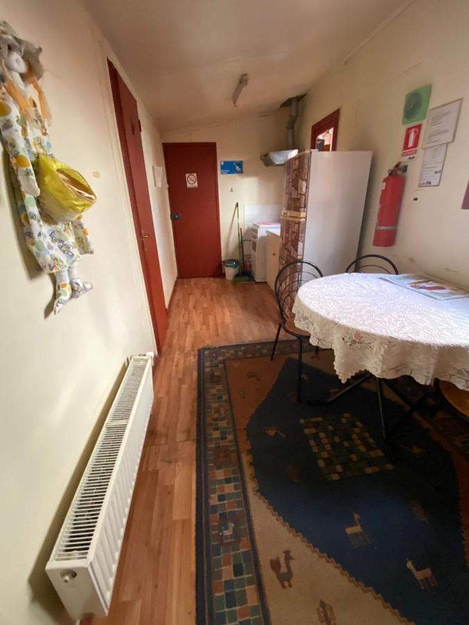 Hostal Bernardita Пуерто-Наталес Екстер'єр фото