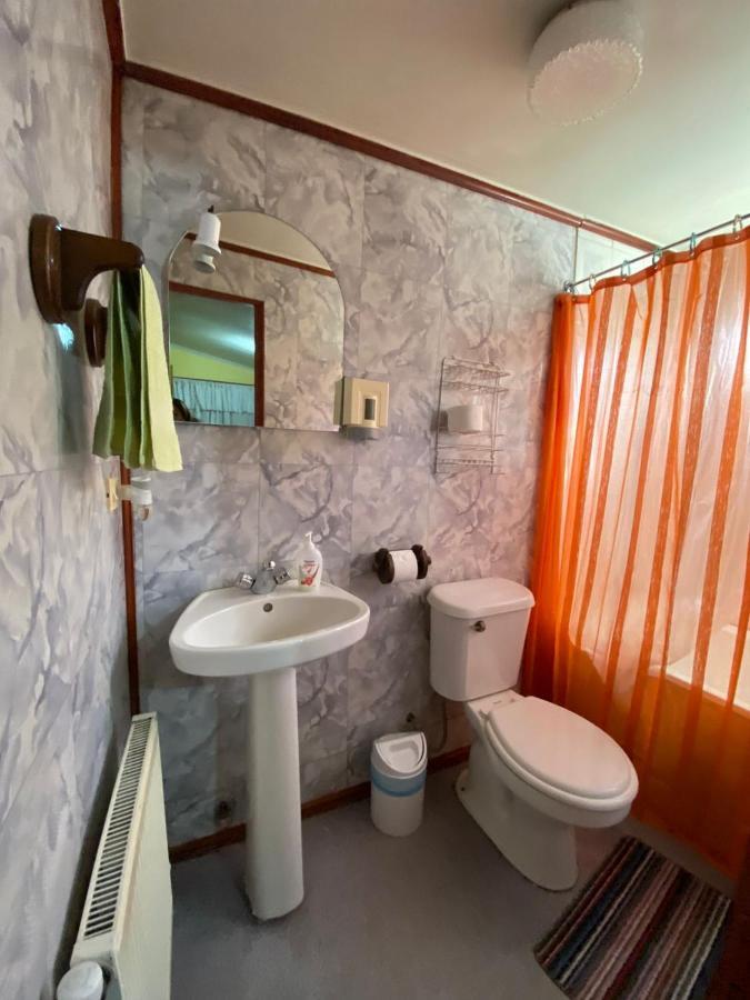 Hostal Bernardita Пуерто-Наталес Екстер'єр фото