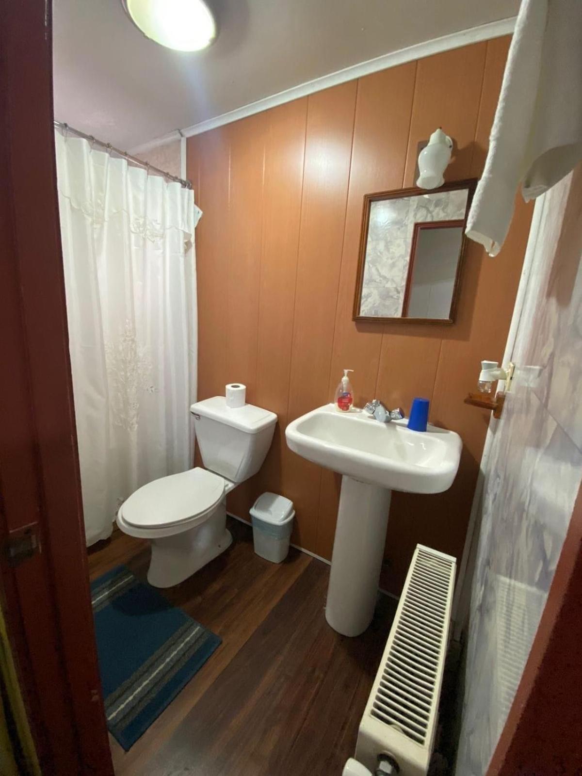 Hostal Bernardita Пуерто-Наталес Екстер'єр фото